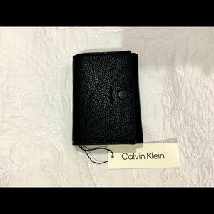 Brand new mini wallet on chain